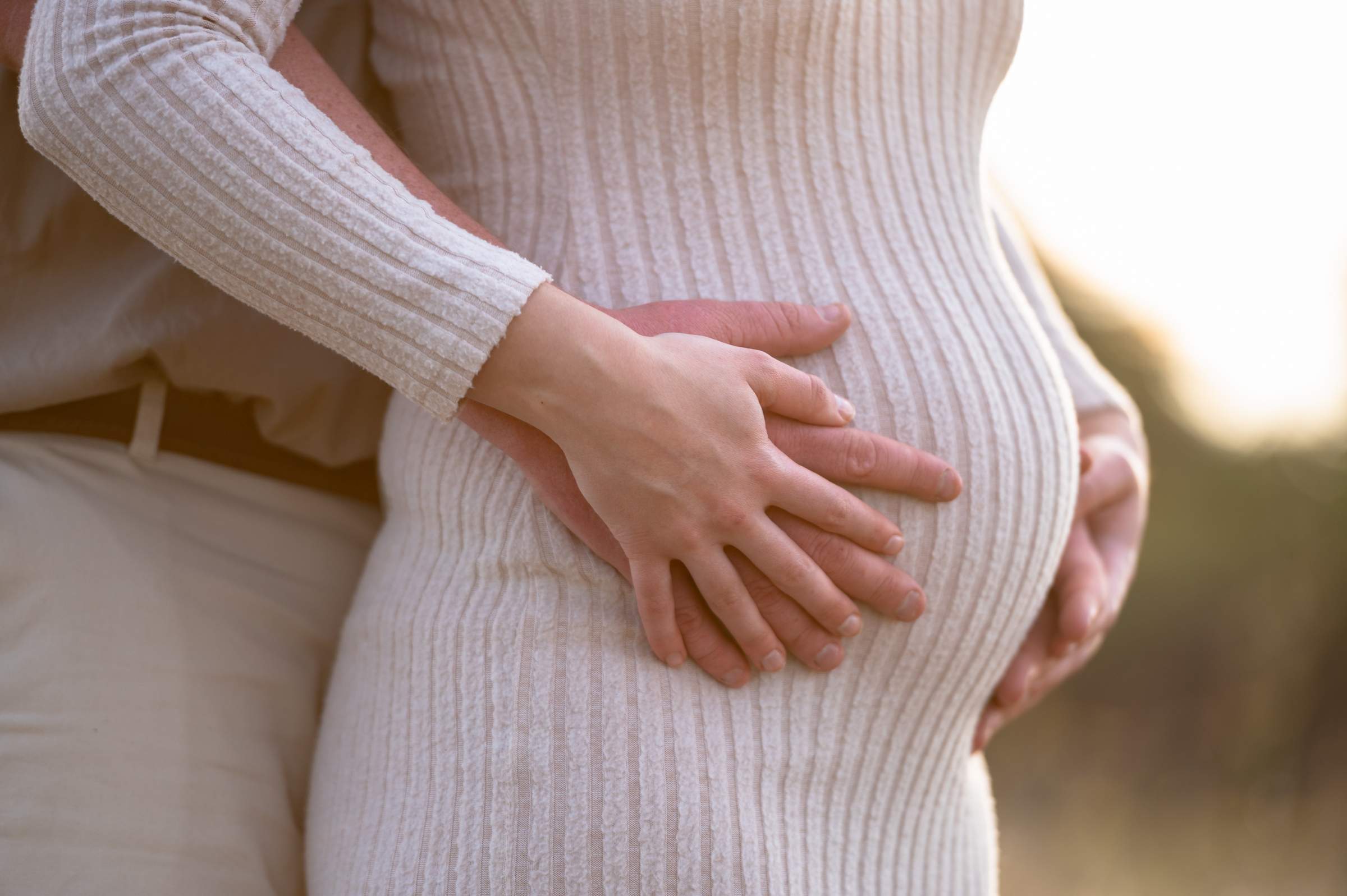 Maternity photography by Avara Productions